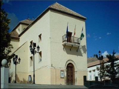 En Íllora acuerda la bajada del sueldo del alcalde tras no acudir al pleno En Íllora acuerda la bajada del sueldo del alcalde tras no acudir al pleno