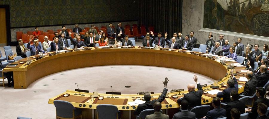 Los miembros del Consejo de Seguridad de la ONU votando Los miembros del Consejo de Seguridad de la ONU votando