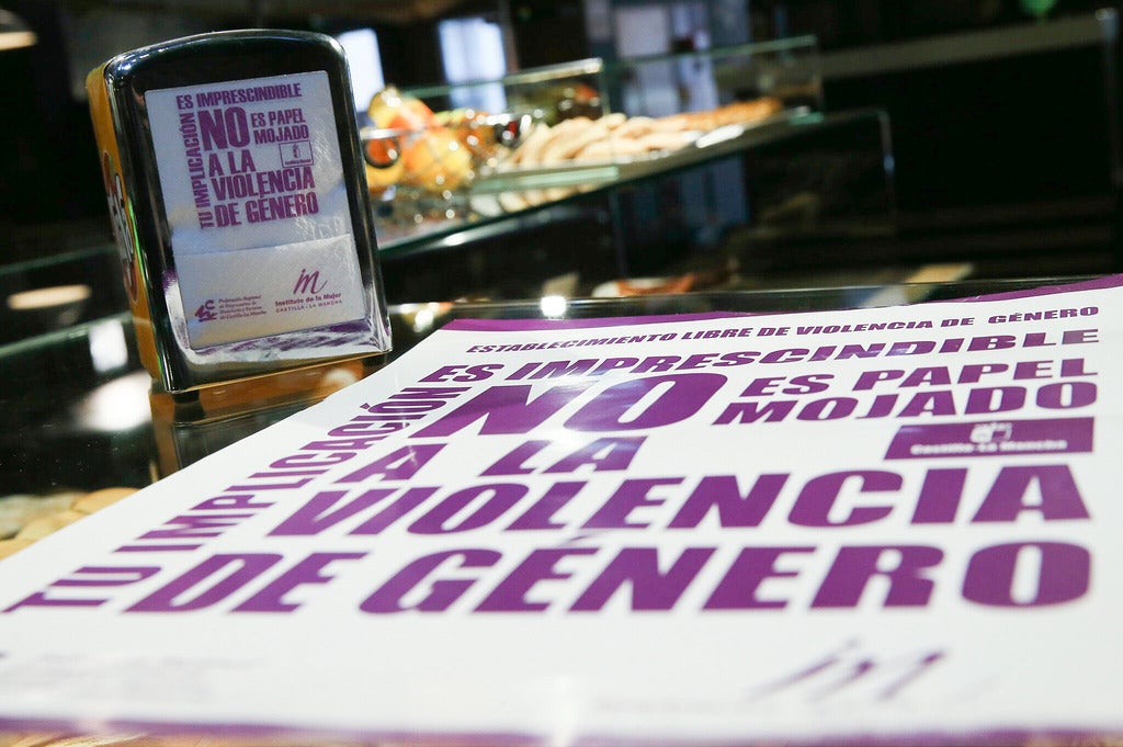 El Congreso saca adelante el Pacto de Estado contra la Violencia de Género con la abstención de Podemos El Congreso saca adelante el Pacto de Estado contra la Violencia de Género con la abstención de Podemos