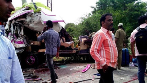 Autob&uacute;s accidentado en la India en el que viajaban los espa&ntilde;oles 