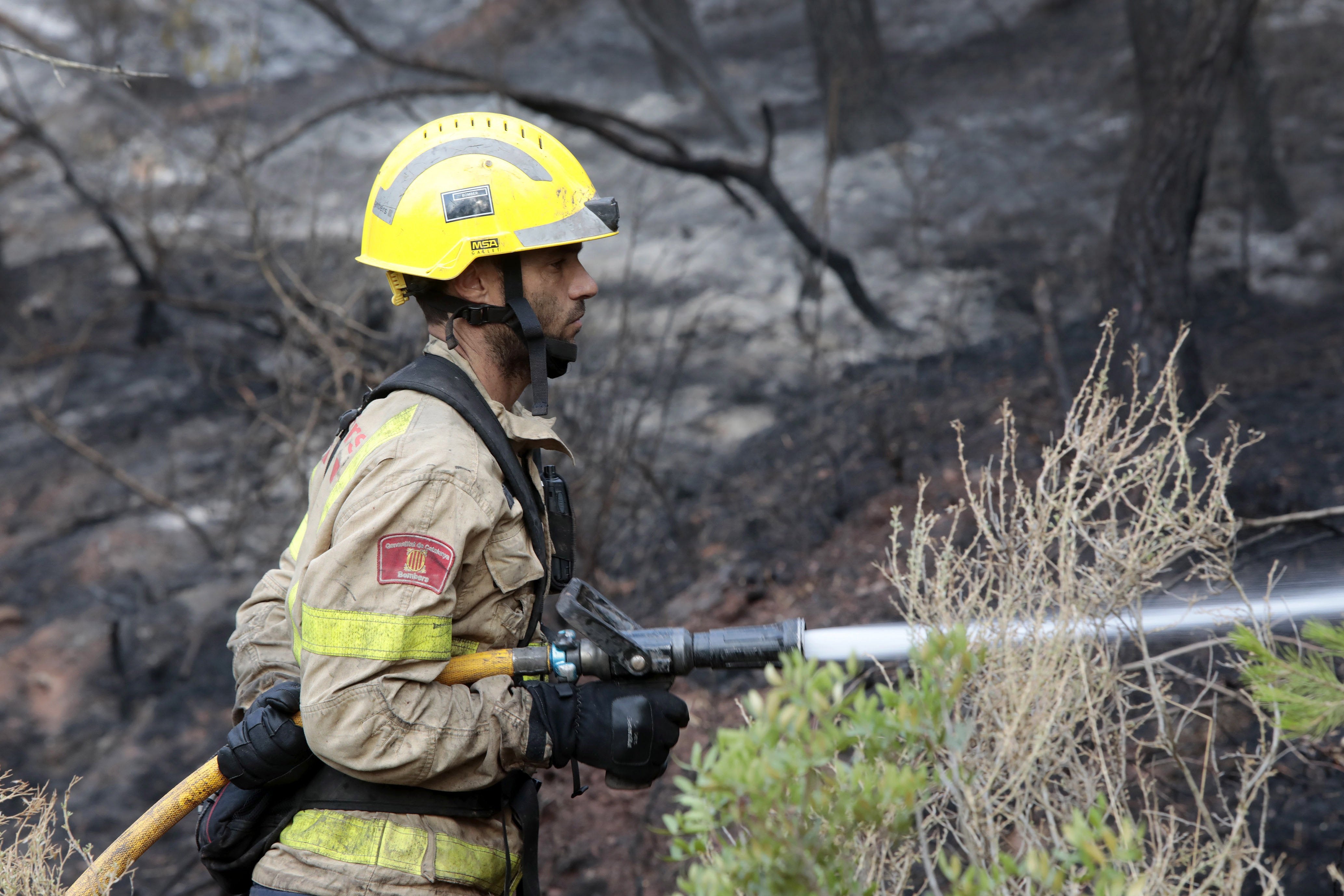 Los bomberos dan por controlado el incendio de Artés, que ha quemado 367 hectáreas Los bomberos dan por controlado el incendio de Artés, que ha quemado 367 hectáreas