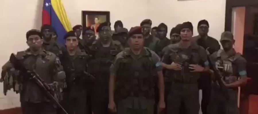 Militares de la ciudad venezolana de Valencia se declaran en "legítima rebeldía" contra Maduro Militares de la ciudad venezolana de Valencia se declaran en "legítima rebeldía" contra Maduro