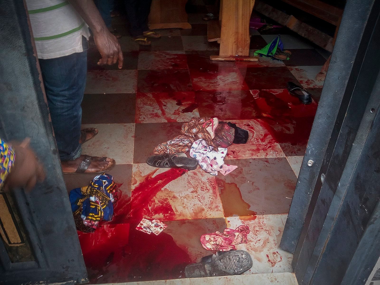Al menos ocho muertos y 18 heridos en un ataque contra una iglesia católica en el sur de Nigeria Al menos ocho muertos y 18 heridos en un ataque contra una iglesia católica en el sur de Nigeria
