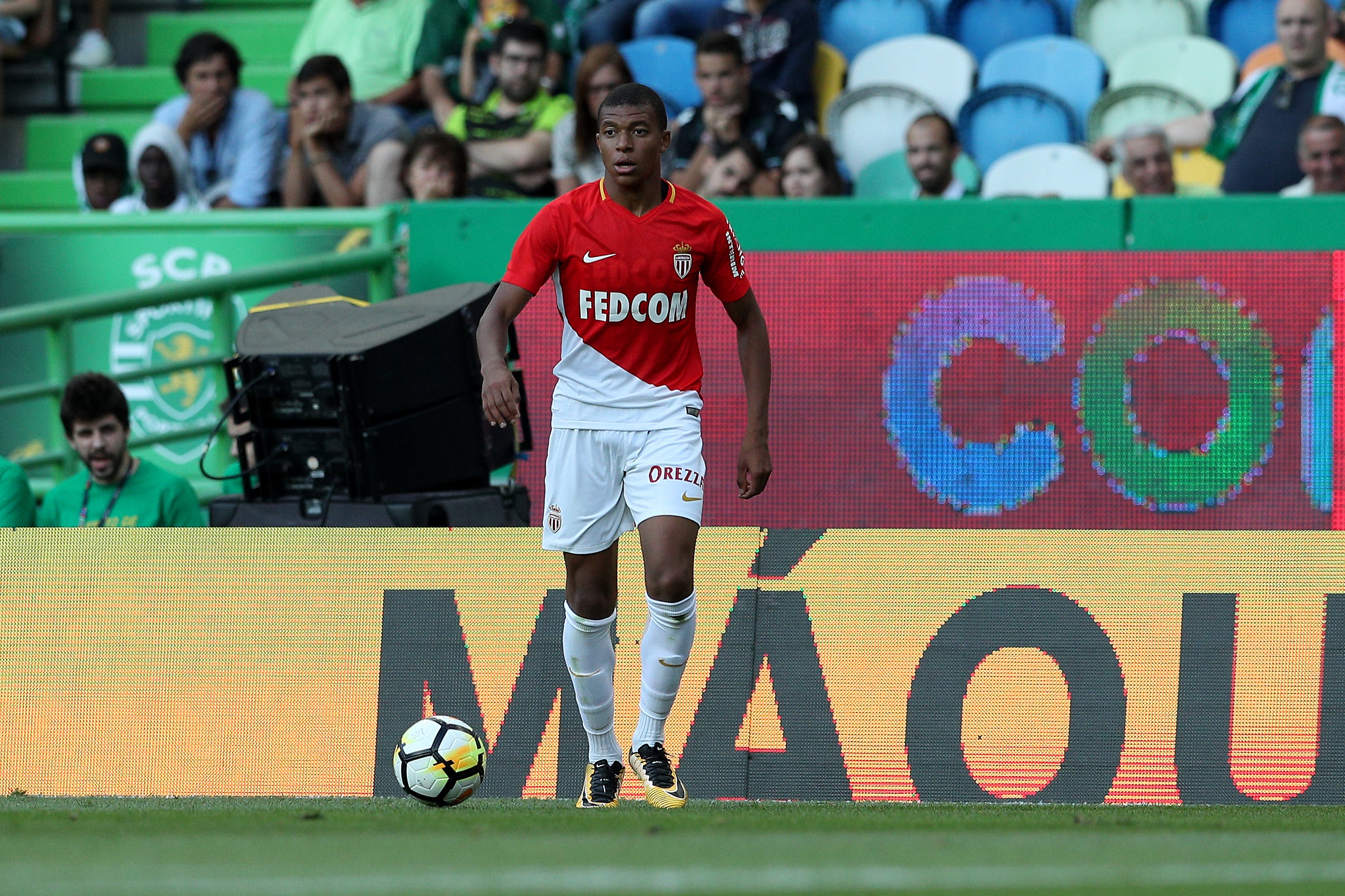 El PSG, dispuesto a pagar 180 millones de euros por Mbappé según medios franceses El PSG, dispuesto a pagar 180 millones de euros por Mbappé según medios franceses