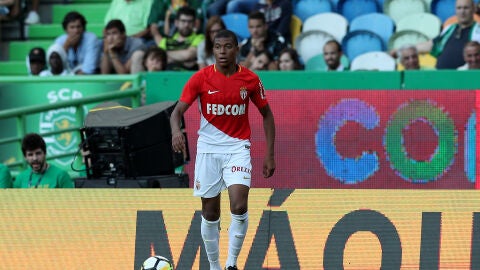 Mbapp&eacute; durante un partido con el M&oacute;naco