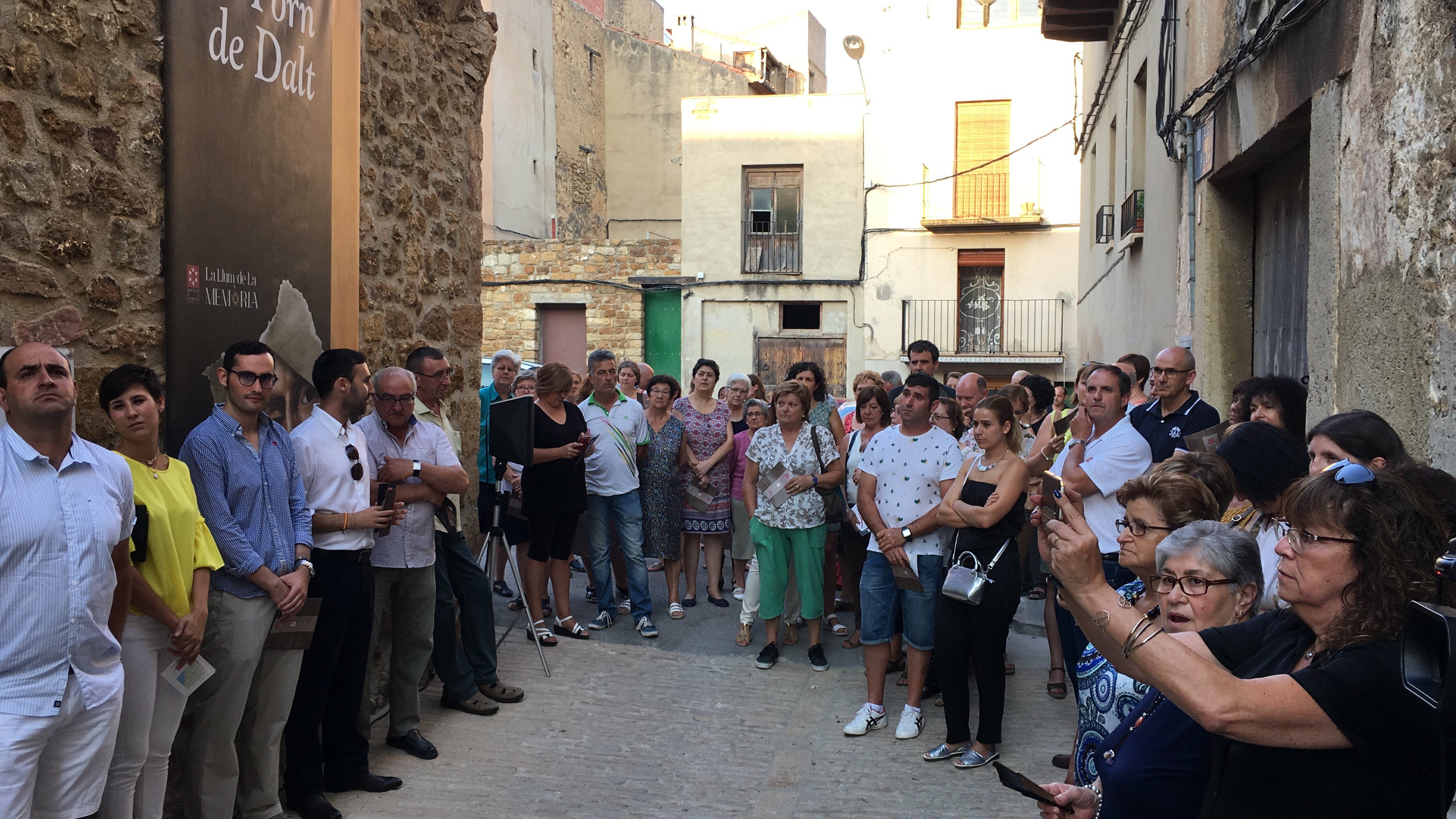 La exposición de la Llum de la Memória de Benassal cierra su primer fin de semana con una asistencia cercana al medio millar La exposición de la Llum de la Memória de Benassal cierra su primer fin de semana con una asistencia cercana al medio millar