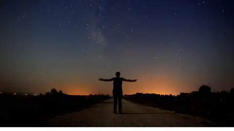 Las Perseidas desde la ciudad de Blandus en Usak, Turquía Las Perseidas desde la ciudad de Blandus en Usak, Turquía