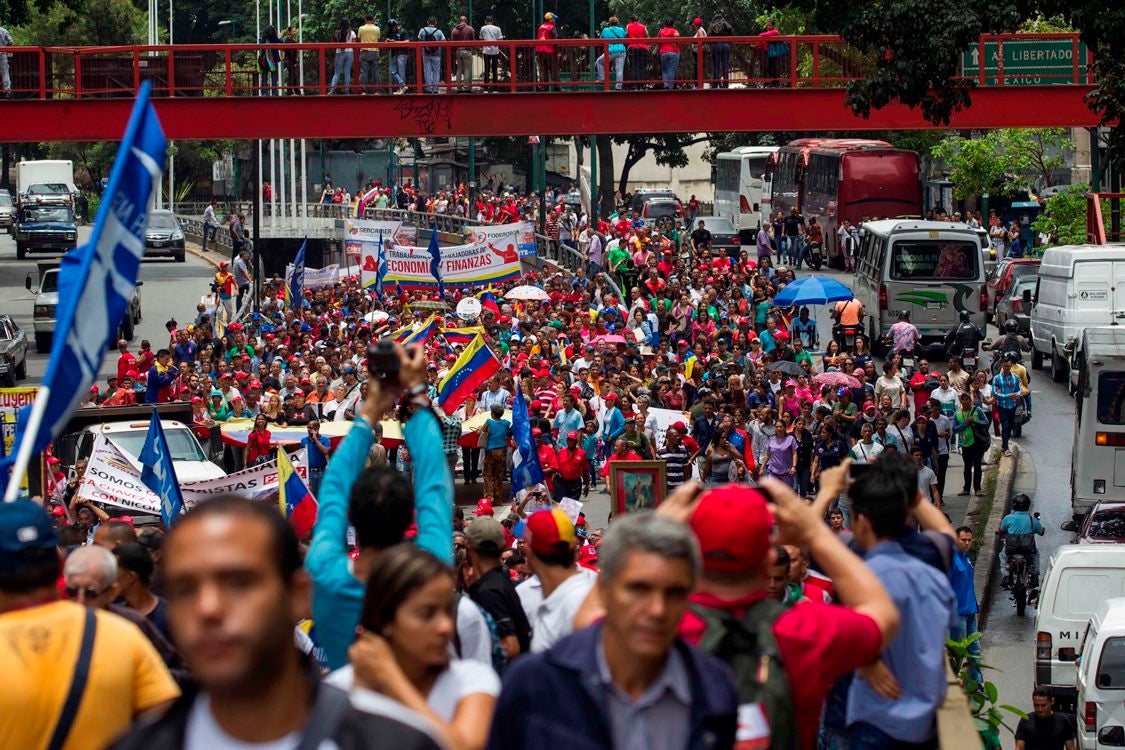 Los venezolanos perdieron una media de 8 kilos en 2016 por la dificultad para encontrar alimentos y la crisis económica Los venezolanos perdieron una media de 8 kilos en 2016 por la dificultad para encontrar alimentos y la crisis económica