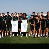 Los jugadores del Real Madrid, con camisetas en apoyo a Sergio Llull Los jugadores del Real Madrid, con camisetas en apoyo a Sergio Llull