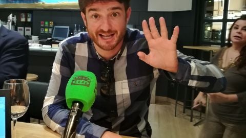 Gorka Otxoa nos presenta Bajo Terapia.