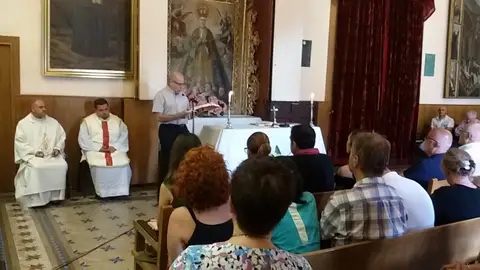 La Misa en recuerdo de los desaparecidos se ha celebrado en el Salón de Plenos del Ayuntamiento de Elche. La Misa en recuerdo de los desaparecidos se ha celebrado en el Salón de Plenos del Ayuntamiento de Elche.