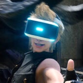 Prompto con las gafas de VR