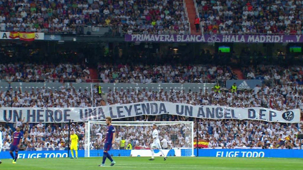 El Bernabéu recordó a Ángel Nieto con una pancarta en la vuelta de la Supercopa El Bernabéu recordó a Ángel Nieto con una pancarta en la vuelta de la Supercopa