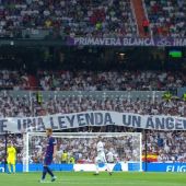 La pancarta del Bernabéu recordando a Ángel Nieto