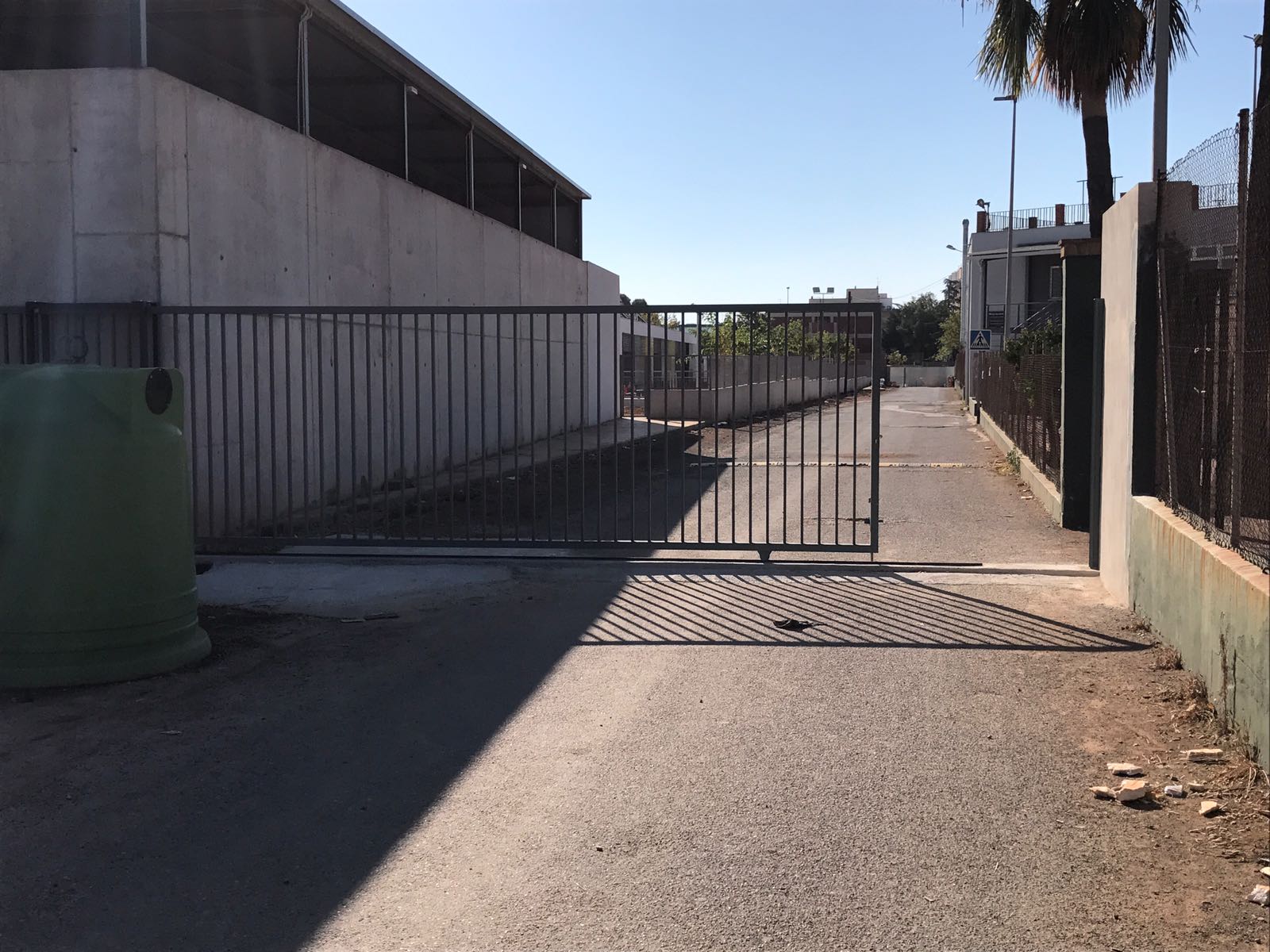 La Caja Rural peatonaliza la calle del Club Scude La Caja Rural peatonaliza la calle del Club Scude