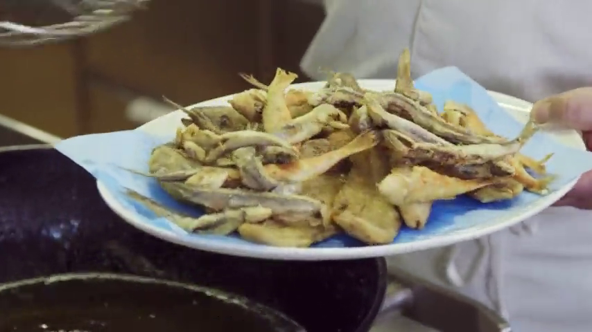 Dice la RAE: ¿Se escribe pescadito frito o pescaíto frito? Dice la RAE: ¿Se escribe pescadito frito o pescaíto frito?