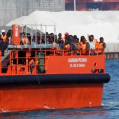 Más de 100 inmigrantes llegaron al puerto de Almería