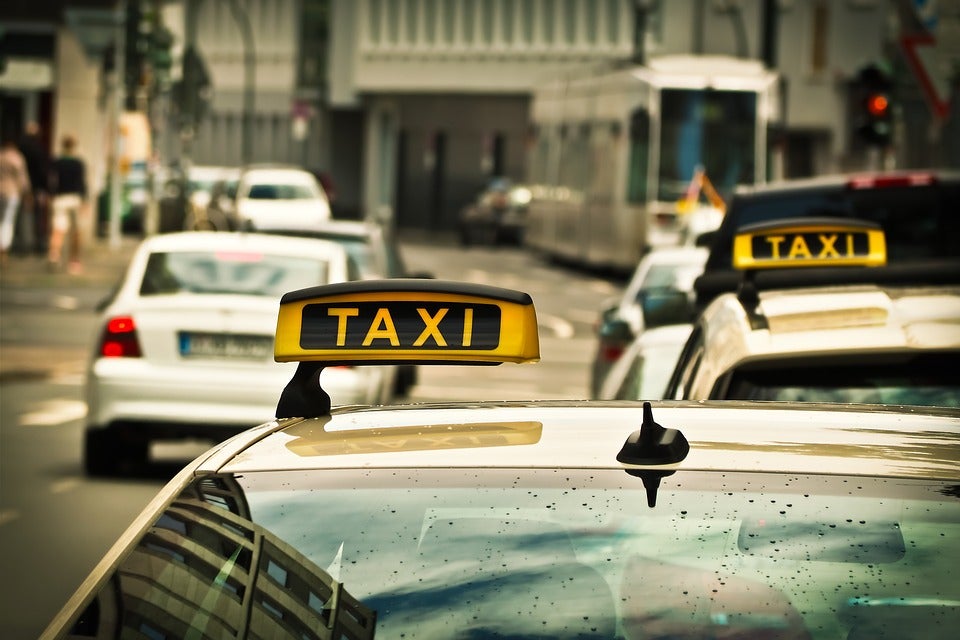 Detenido un taxista de Valencia que dio positivo en el control de alcoholemia Detenido un taxista de Valencia que dio positivo en el control de alcoholemia