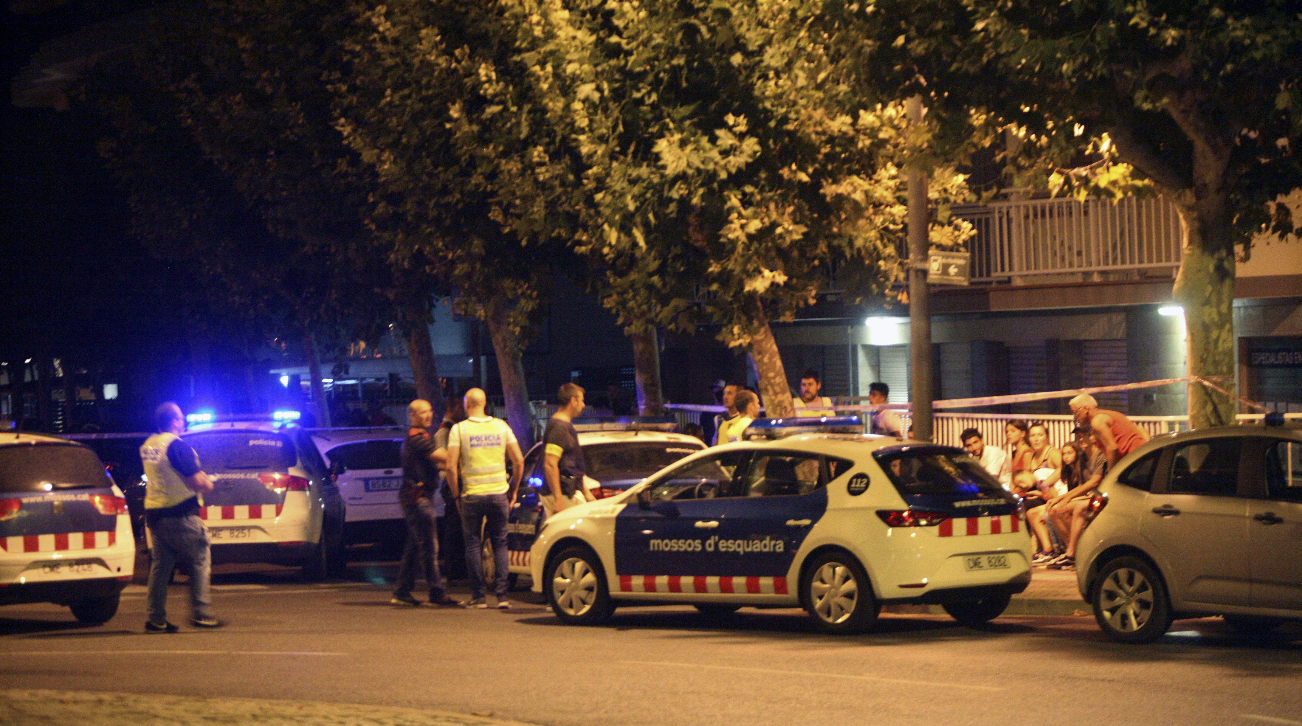Los Mossos abaten a tiros a cinco presuntos terroristas tras otro atropello masivo en Cambrils Los Mossos abaten a tiros a cinco presuntos terroristas tras otro atropello masivo en Cambrils