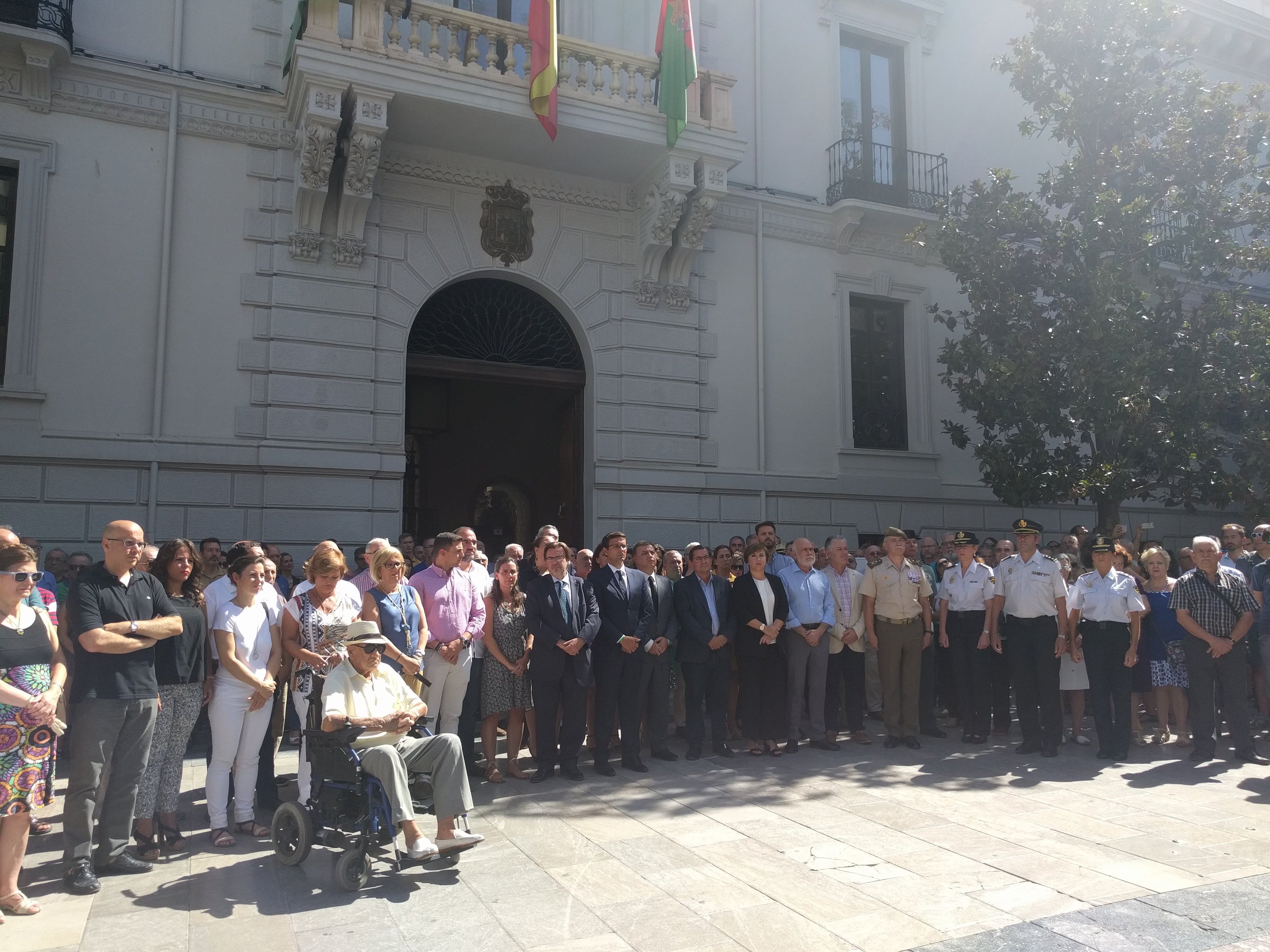 Reunión ciudadana en la Plaza del Carmen por unos minutos de silencio Reunión ciudadana en la Plaza del Carmen por unos minutos de silencio