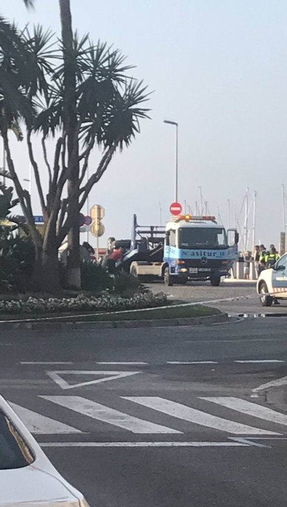 Retiran el vehículo del atentado de Cambrils