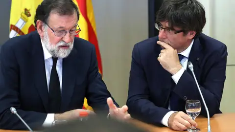 Rajoy y Puigdemont en una imagen de archivo Rajoy y Puigdemont en una imagen de archivo