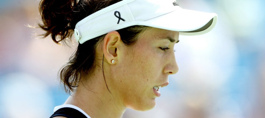 Garbiñe Muguruza, con crespón negro en Cincinatti Garbiñe Muguruza, con crespón negro en Cincinatti