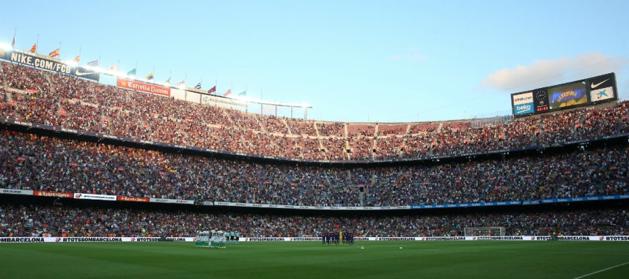 Minuto de silencio en el Camp Nou Minuto de silencio en el Camp Nou