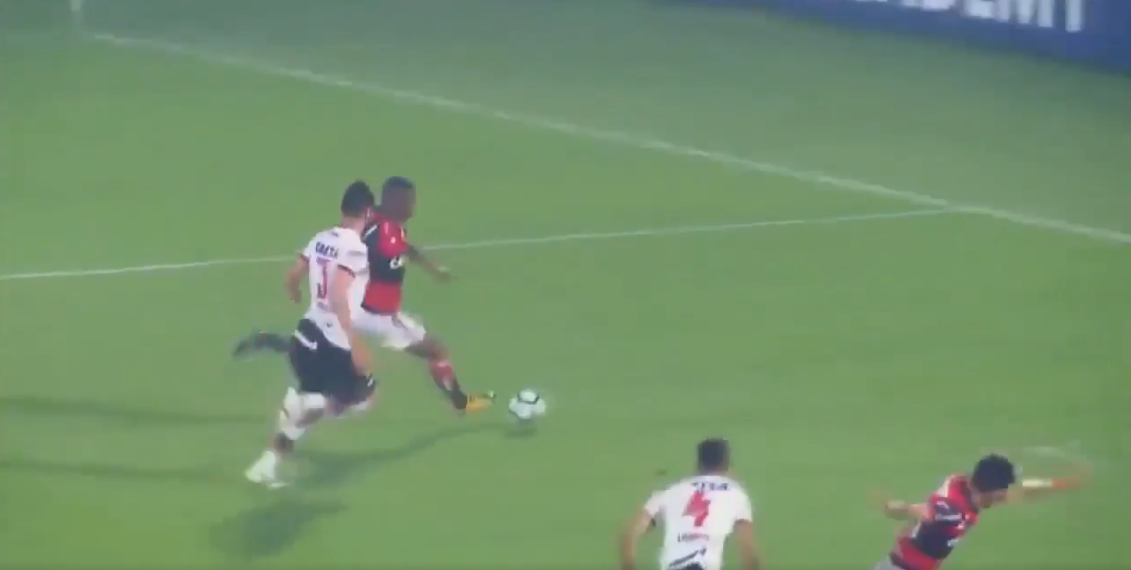 Vinicius deja dos grandes goles ante el Atlético-GO Vinicius deja dos grandes goles ante el Atlético-GO