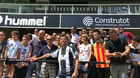 Dealbert presentado en Castalia