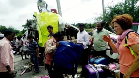 Momentos despu&eacute;s del accidente de la India en el que murieron cuatro espa&ntilde;oles