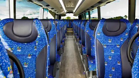 Imagen de archivo del interior de un autobús Imagen de archivo del interior de un autobús