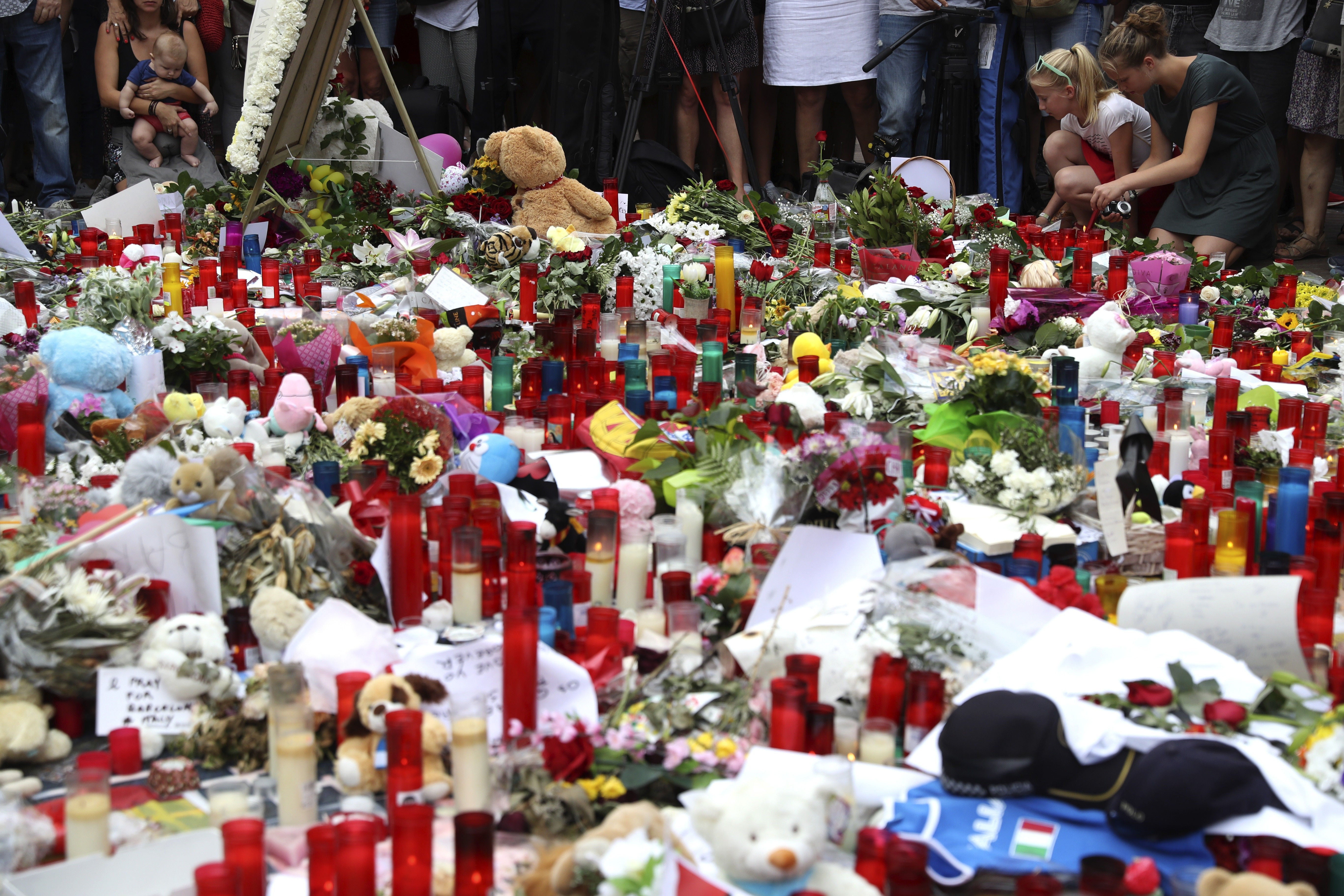 Barcelona levantará en Las Ramblas un memorial a las víctimas del atentado Barcelona levantará en Las Ramblas un memorial a las víctimas del atentado