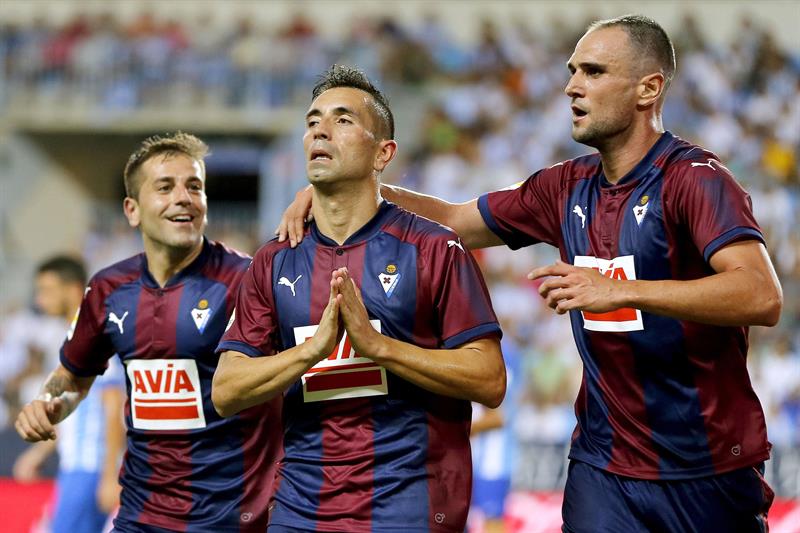 Málaga 0 - 1 Eibar. El Eibar asalta la Rosaleda en su estreno liguero Málaga 0 - 1 Eibar. El Eibar asalta la Rosaleda en su estreno liguero
