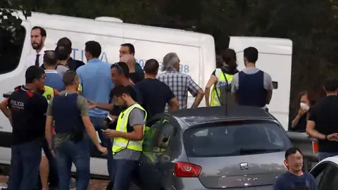 Las autoridades, en el lugar donde se ha abatido a Younes Abouyaaqoub Las autoridades, en el lugar donde se ha abatido a Younes Abouyaaqoub