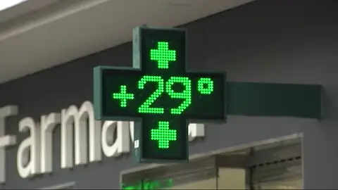 Termómetro de una farmacia Calor en Asturias