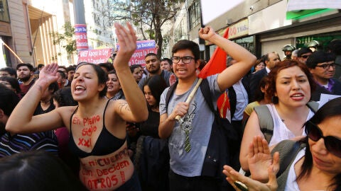 El Constitucional de Chile refrenda la despenalizaci&oacute;n del aborto