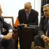 Juan ignacio Zoido, ministro del Interior, junto a su homólogo marroquí, en Rabat