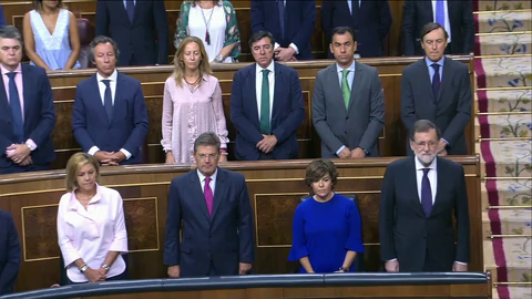 El Congreso guarda un minuto de silencio por las víctimas de los atentados de Barcelona y Cambrils El Congreso guarda un minuto de silencio por las víctimas de los atentados de Barcelona y Cambrils