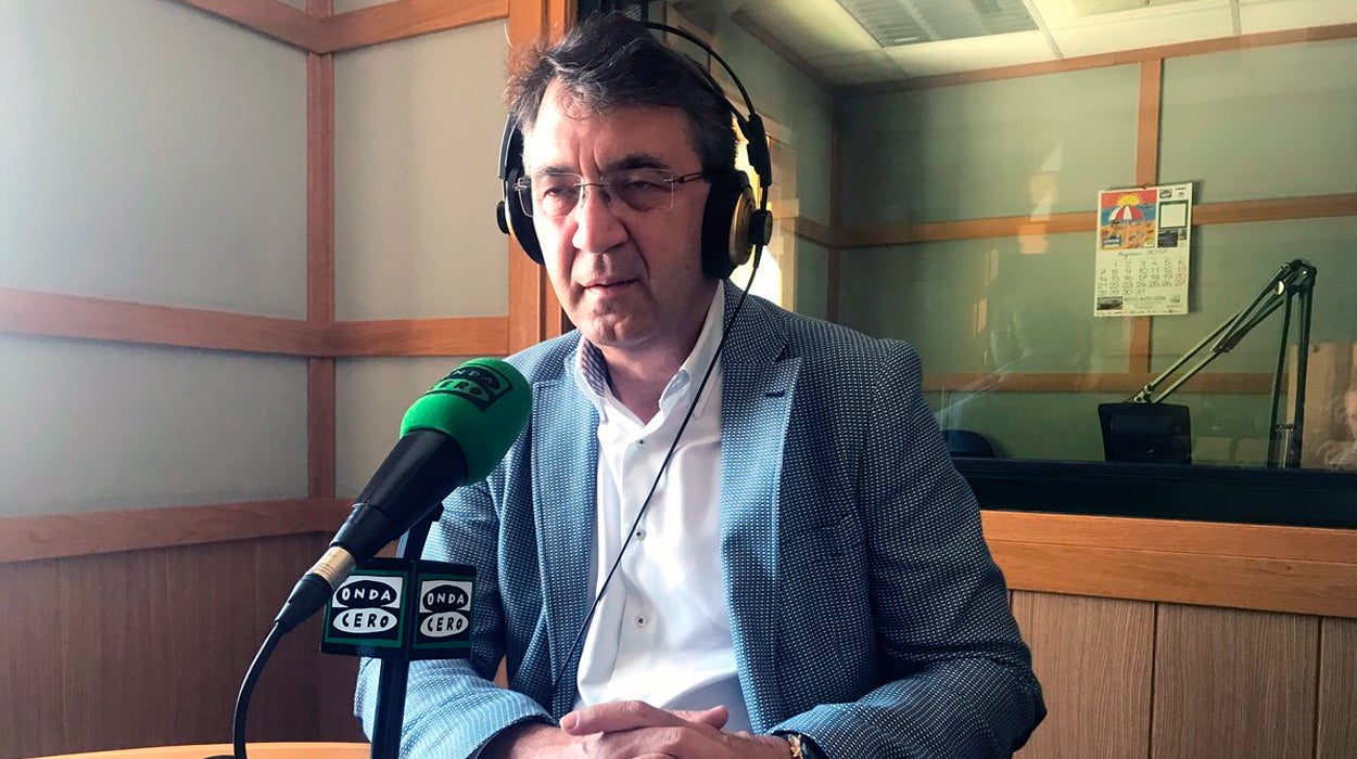 Juan Martínez Majo: "Hemos evaluado las necesidades del Camino de Santiago para que sea agradable al peregrino" Juan Martínez Majo: "Hemos evaluado las necesidades del Camino de Santiago para que sea agradable al peregrino"