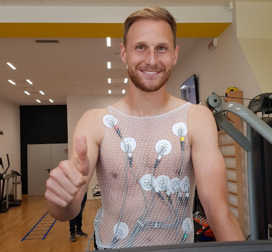 Höwedes llega a la Juventus para suplir la marcha de Bonucci Höwedes llega a la Juventus para suplir la marcha de Bonucci