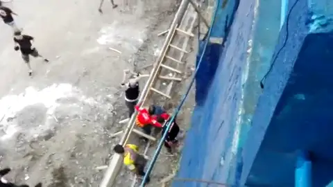 Conmoción en Costa Rica: un ultra intenta matar a otro con una piedra en una batalla campal Conmoción en Costa Rica: un ultra intenta matar a otro con una piedra en una batalla campal