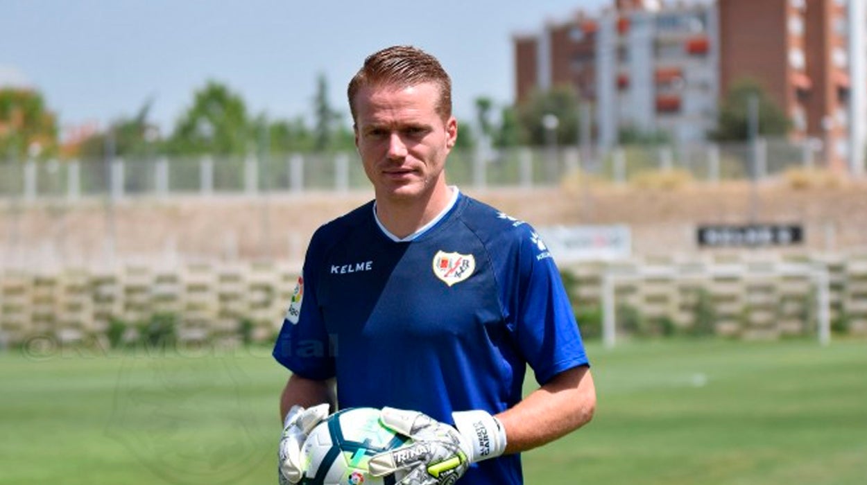 Alberto García: "El Rayo debe luchar por el ascenso pero eso solo se consigue con el trabajo diario" Alberto García: "El Rayo debe luchar por el ascenso pero eso solo se consigue con el trabajo diario"