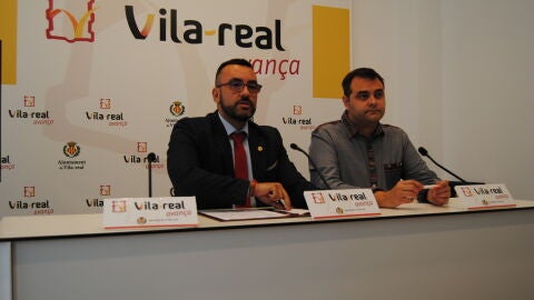 Fotografia de Jos&eacute; Benlloch i Xavi Ochando durant la presentaci&oacute; del nou organigrama