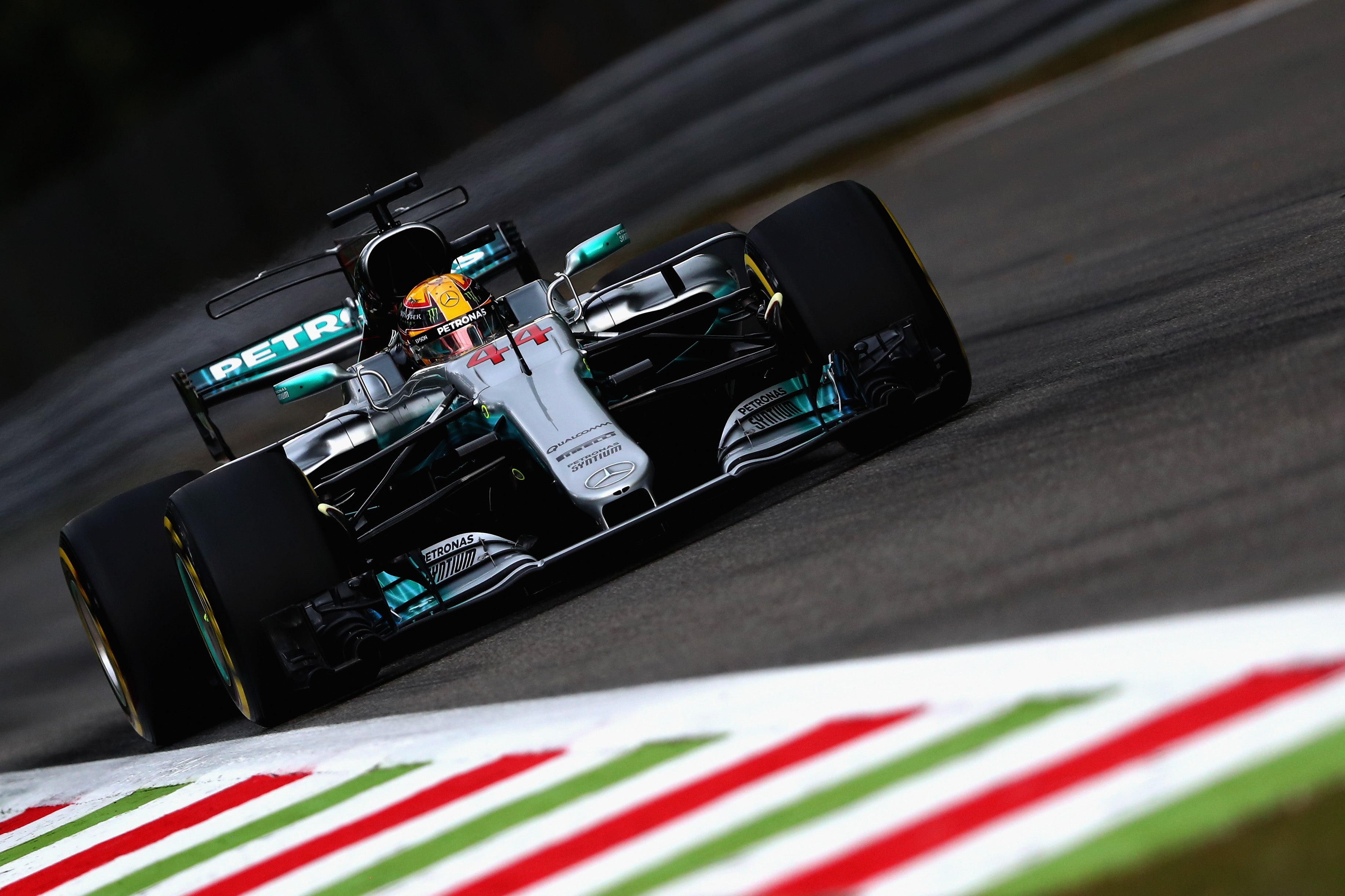 Hamilton lidera los primeros Libres en Monza seguido de Bottas y Vettel; Sainz 11º y Alonso 15º Hamilton lidera los primeros Libres en Monza seguido de Bottas y Vettel; Sainz 11º y Alonso 15º