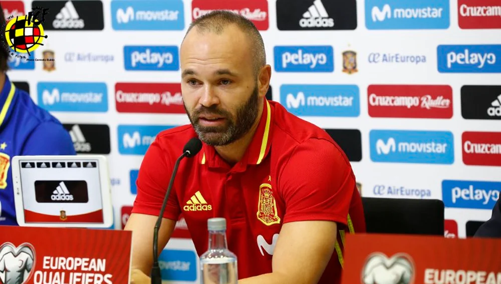 Iniesta habló con los medios en las Rozas Iniesta habló con los medios en las Rozas