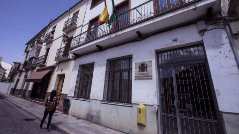 Vista de la fachada de los juzgados de Archidona (M&aacute;laga)