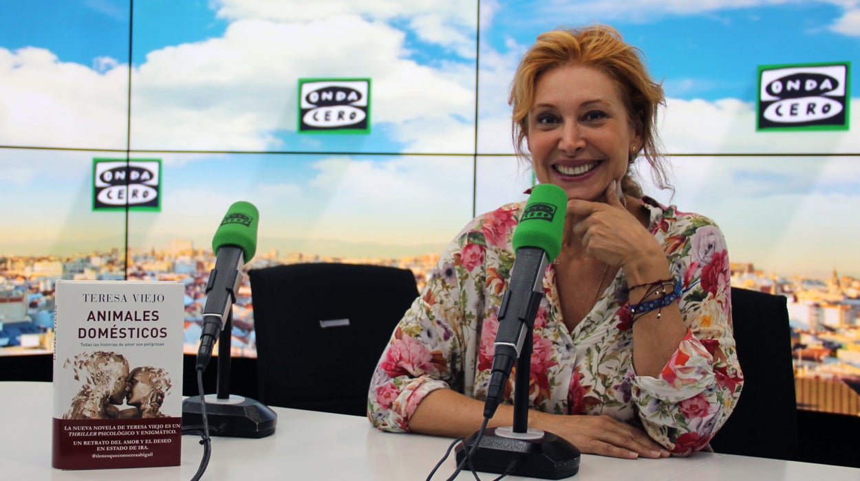 Teresa Viejo: "Quería hablar de la infidelidad y el morbo en mí nueva novela" Teresa Viejo: "Quería hablar de la infidelidad y el morbo en mí nueva novela"