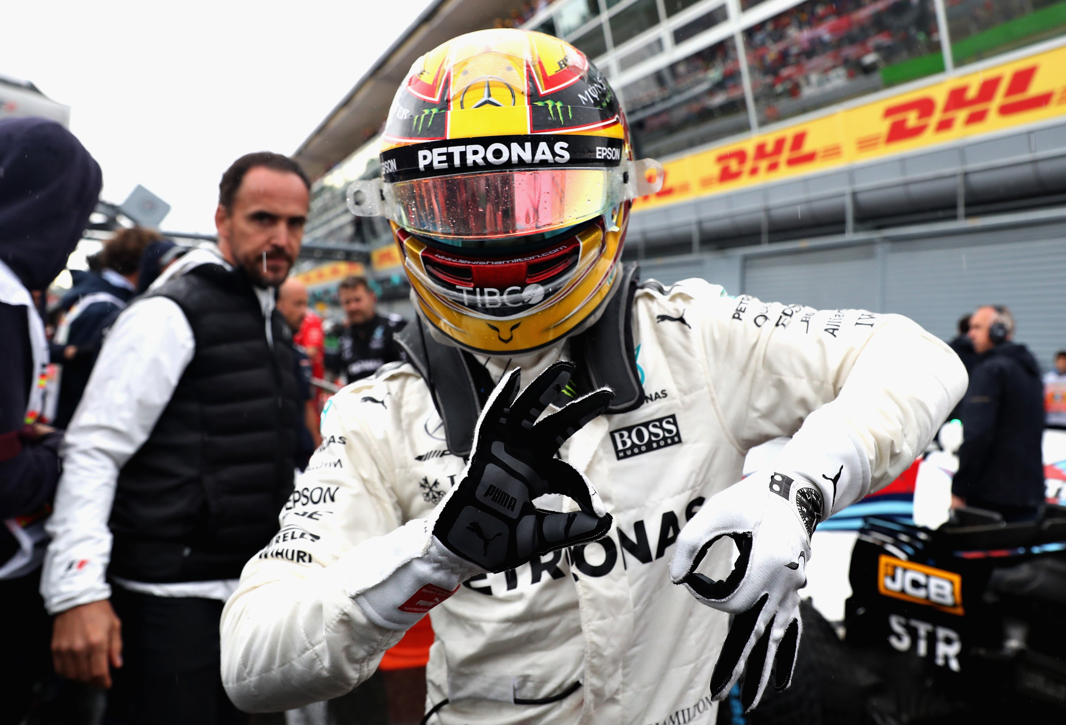 Hamilton logra una pole épica bajo la lluvia en Monza Hamilton logra una pole épica bajo la lluvia en Monza