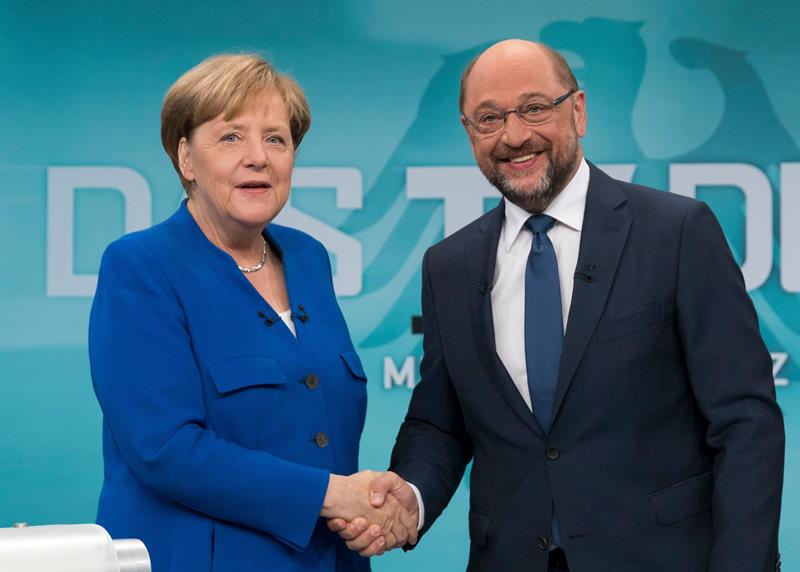 Las encuestas dan a Merkel como ganadora del debate televisado frente a Schulz Las encuestas dan a Merkel como ganadora del debate televisado frente a Schulz